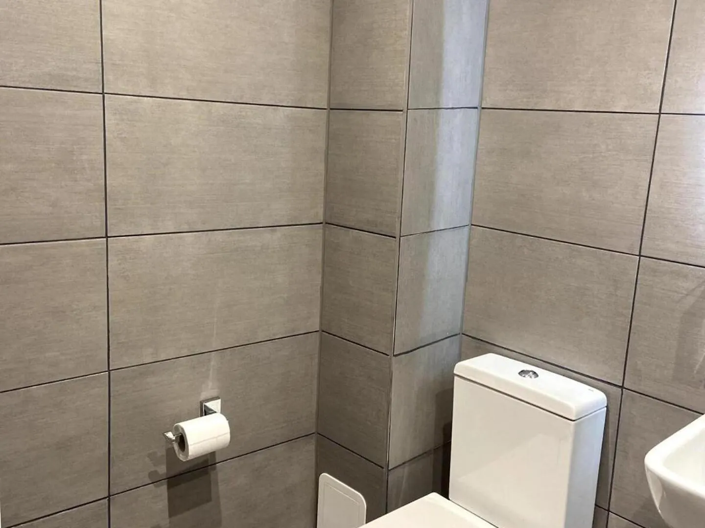 Inviting 3-Bed Apartment In Лондон